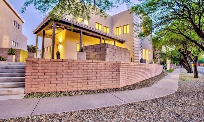 Civano House | Serene 3BR Tree-Lined Modern Retreat