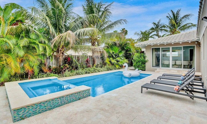 South Lake Villa | Serene Beachside:Pool & Jacuzzi, GameRoom, 3BR/3BA