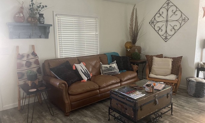 Dalhart House | Serene & comfortable Southwestern home in Dalhart for you and your pets…