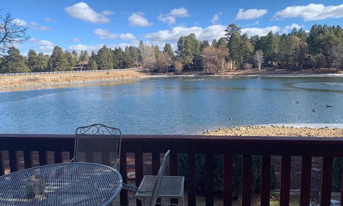Flagstaff Condo | Serene Condo by the Lake