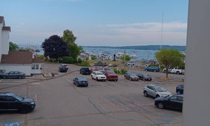 Rockland Condo | Serene condo with AC in charming Rockland on the bay !