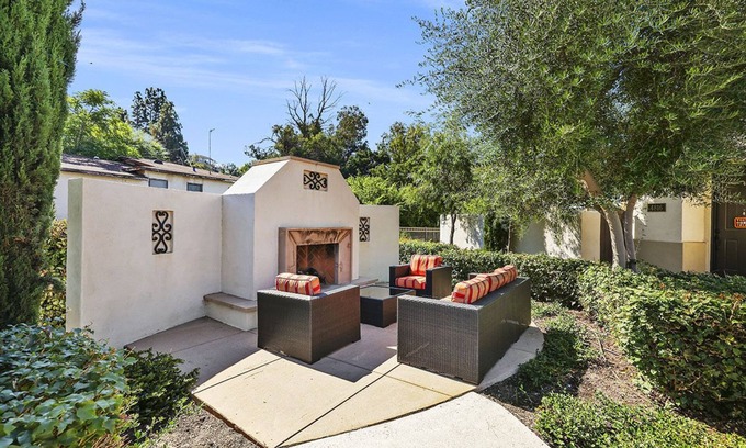 North Tustin House | Serene Escape: Family home for extended stays, all new, EV charger