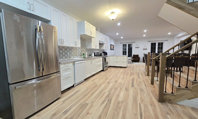 Waverly Beach House | Serene Escape:Niagara Region Getaway Near Beach