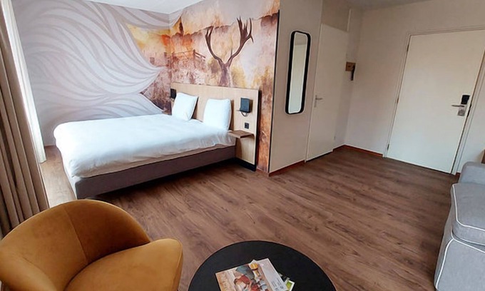 Nieuw-Haamstede Hotel | Serene Getaway w/balcony & parking | Scenic views, Nature trails & local sites