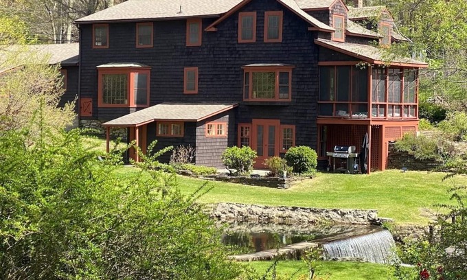 Hillsdale House | Serene Hillsdale Cottage Amped with Tech and Wifi