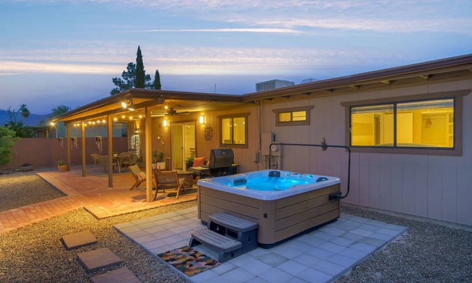 Tucson House | Serene Mountain Retreat