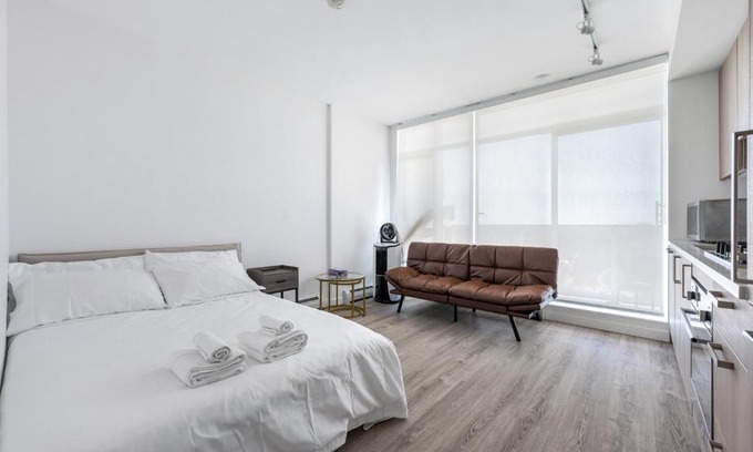 Surrey Apartment | Serene Skyview Studio Retreat in Central Surrey