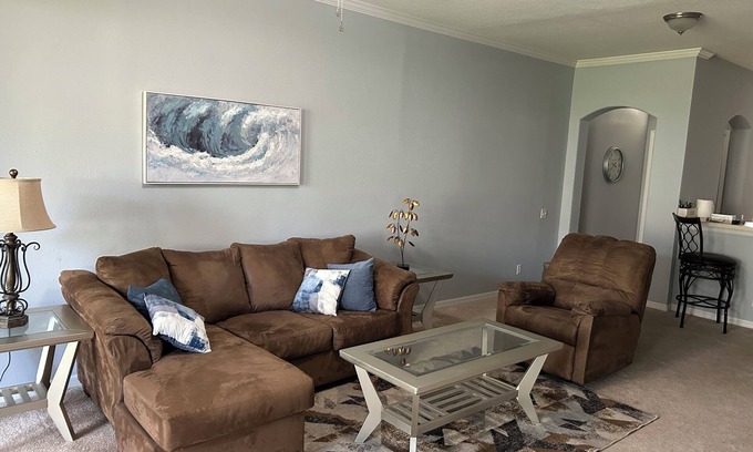 Tampa House | Serene & Spacious Townhome. Two story townhome in a quiet community.