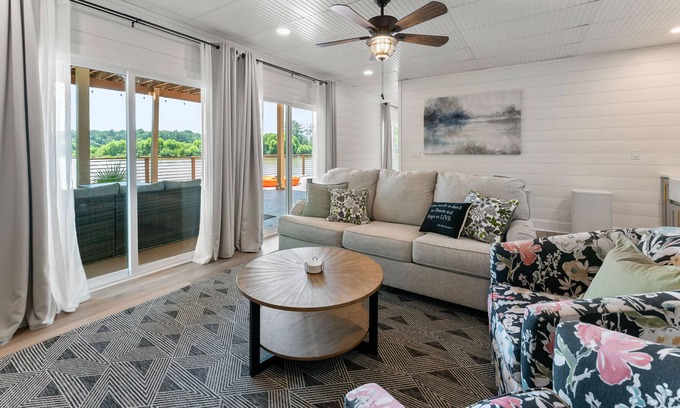 Covington House | Serene Waterfront Home π @ Jackson Lake Escape