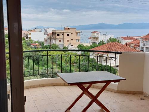 Derveni Apartment | SereneLands Derveni