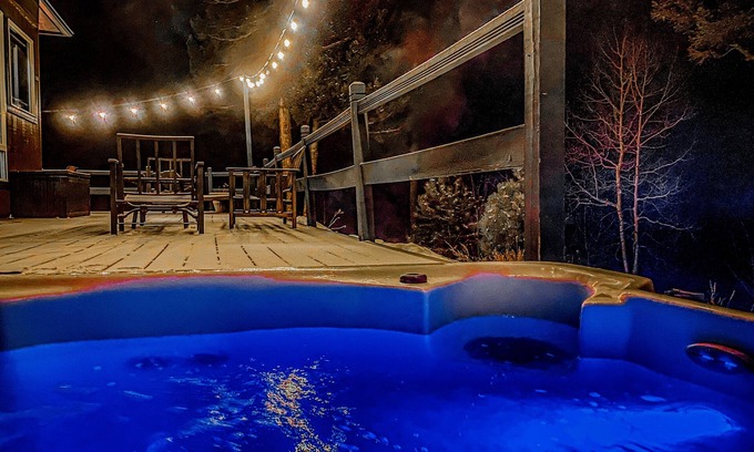 Divide House | Serenity now! Hot tub, Beautiful mtn views, Massage chair, & Steam shower