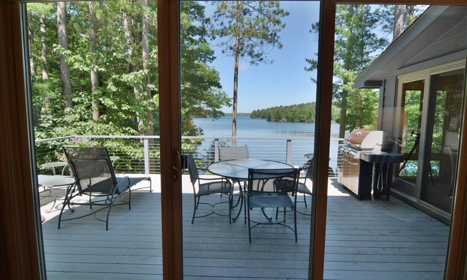 Cable House | Serenity On Lake Owen 5 Bedroom Hotel Room by RedAwning