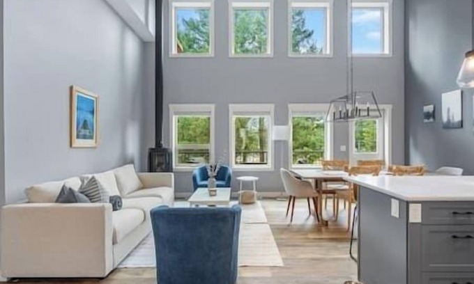 East Kootenay House | "Serenity Shores" Mins to Lake |King Bed |10 Guests