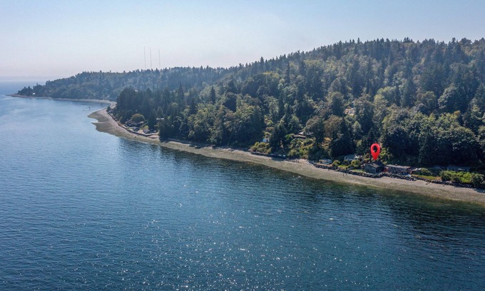 South Colby House | Serenity Sound: Enchanting & tranquil 3-bedroom waterfront escape amazing views