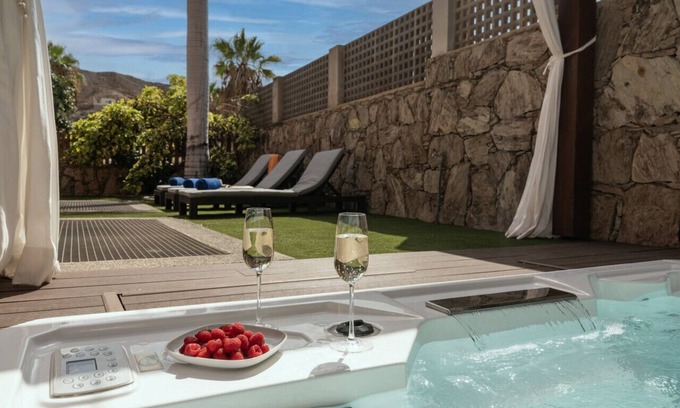 Mogan Ski Chalet | Serenity Villa Tauro: Golf, Beach & Relax