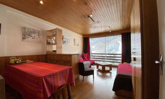 Saint-Chaffrey Apartment | Serre chevalier 1350 south-facing apartment for 6 people 150 meters from the slopes
