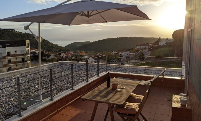 Santana House | Sesimbra 3BDR Apartment W/Terrace by LovelyStay