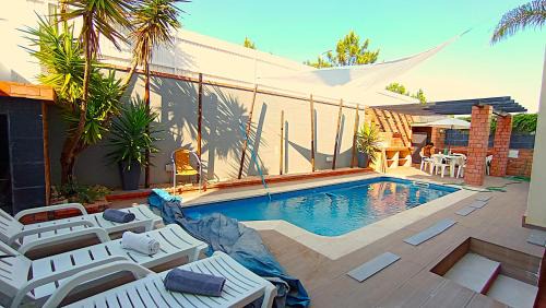 Faulha House | Sesimbra Charming Pool Duplex BBK & Garden