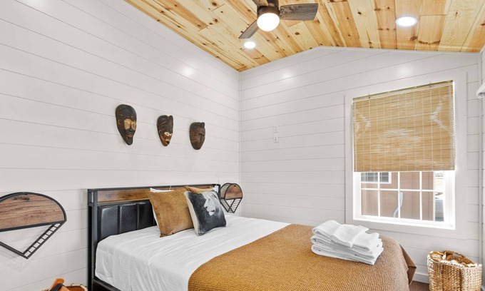 Williamstown Cabin | Seven Neighboring Cabins at Eden Reserve