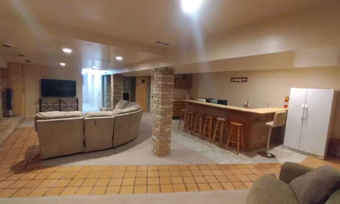 Ferron House | Shady Aspen