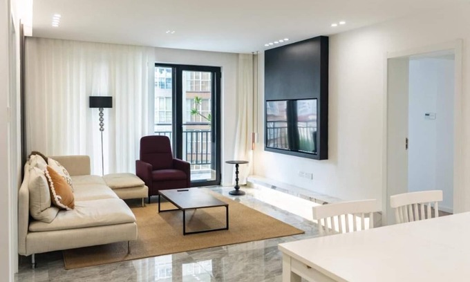 Jing'an Apartment | Shanghai Jing'an Art Pavilion-Large 3Bedrooms South-north Direct Sunny House