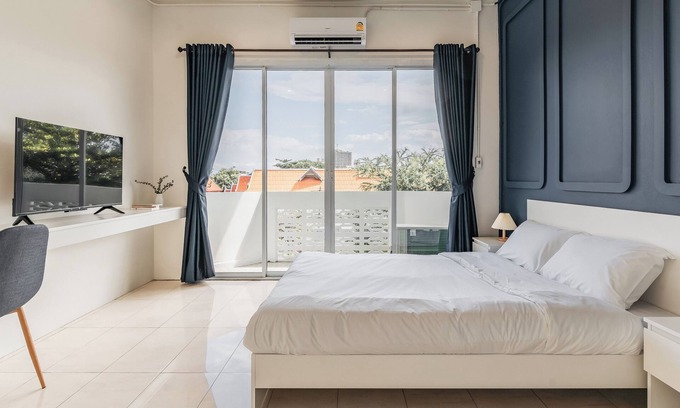 Old City Hotel | Shapel Hostel and Cafe