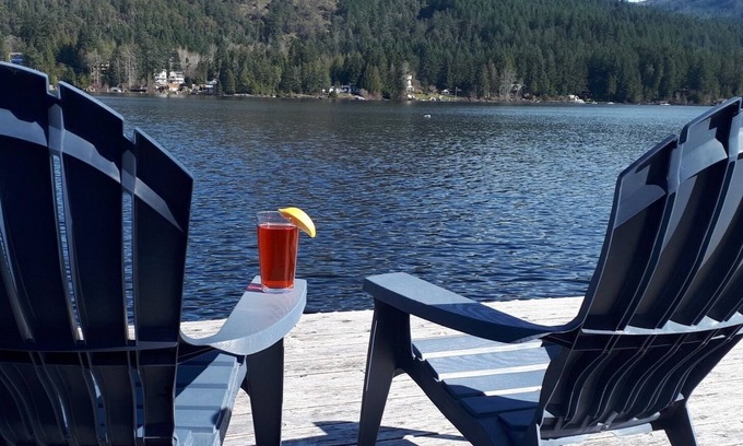 Shawnigan Lake House | SHAWNIGAN LAKE WATERFRONT HOME WITH PRIVATE DOCK