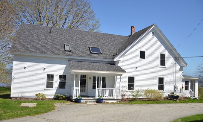 Spruce Head House | She sells seashells by the seashore.