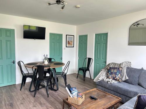 Camber Ski Chalet | Sheep View Chalet - K95