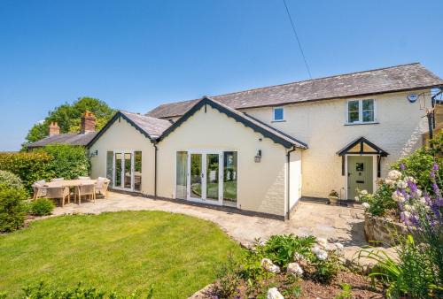 Byworth House | Sheepdown by inspirestays-com