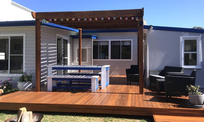 Shellharbour House | Shellharbour Beach Cottage-1 min walk to Flags - 10min walk to Shellcove-REDUCED