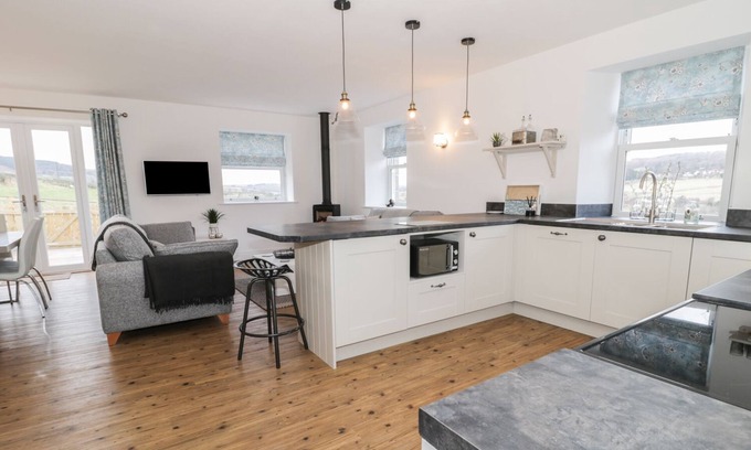 Rothbury Cottage | SHEPHERDS COTTAGE, pet friendly in Rothbury