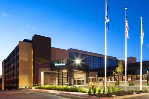 Bloomington Hotel | Sheraton Bloomington