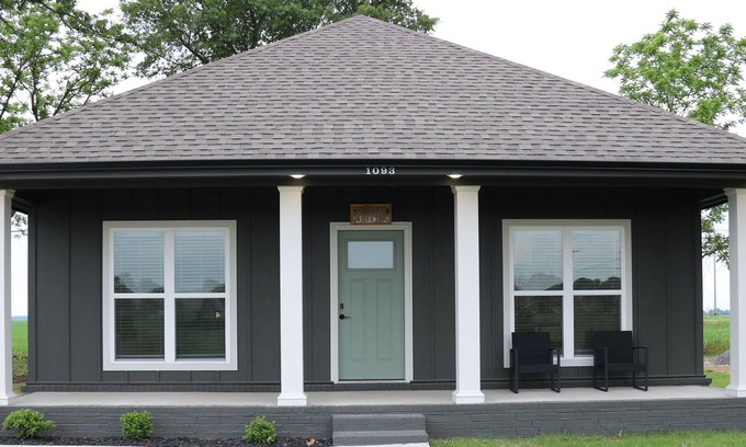 Osceola House | Shipping, Steel Bend Guest Houses: Shipping