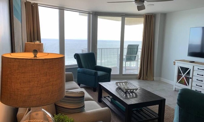 Daytona Beach Shores Condo | Shores Club 1006 - Daytona Beach Shores -Oceanfront with Views of the Atlantic O