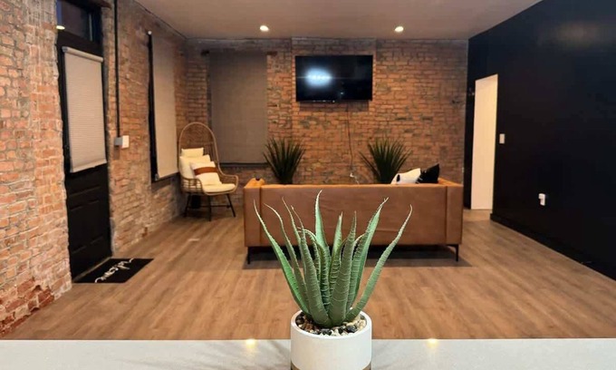 Italian Village House | Short North/Downtown | Steps to High St | Walk to Convention Ctr | 5.8K+ Reviews