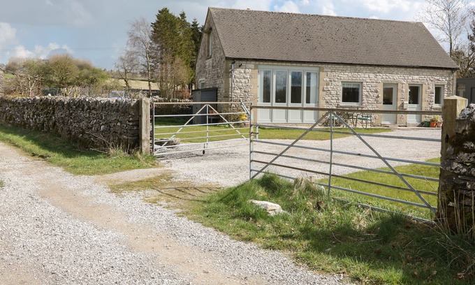 Newton Grange Cottage | SHORTNER CROFT, character holiday cottage, with a garden in Biggin