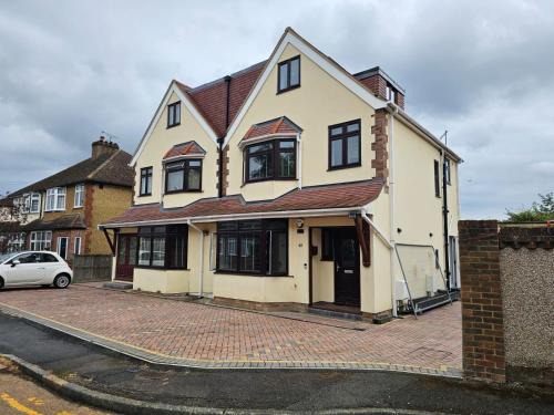 Staines House | Shortwood Stay