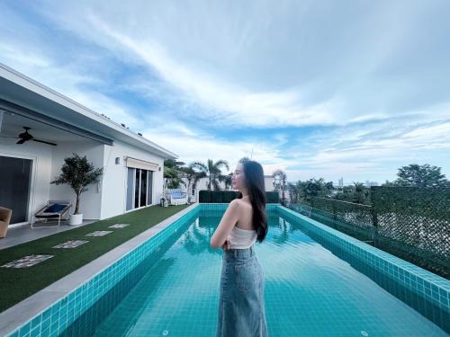 Nong Prue Villa | Siam Royal View Pool Villa Perfect for Family BBQ & Fun