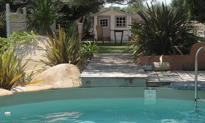 La Motte Cottage | SIANDAKI CHARMING ACCOMMODATION SWIMMING POOL JACUZZI OPTIONAL