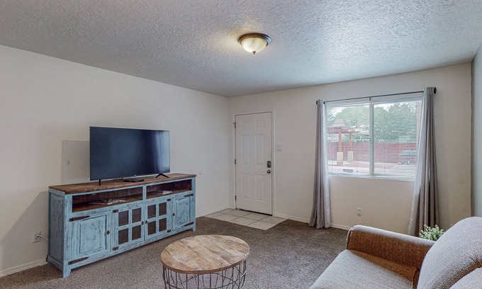 West Old Town Apartment | Sienna Square, 2 QB, 1 BA, WIFI, Near Old Town