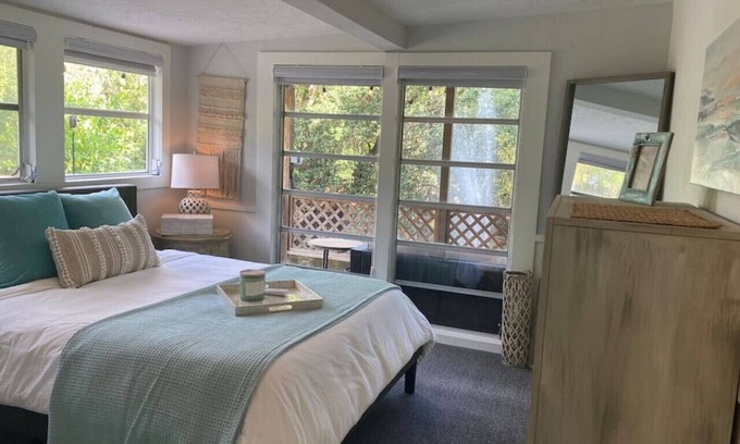 South Sarasota House | Siesta key Guest House 5 star on the water Private