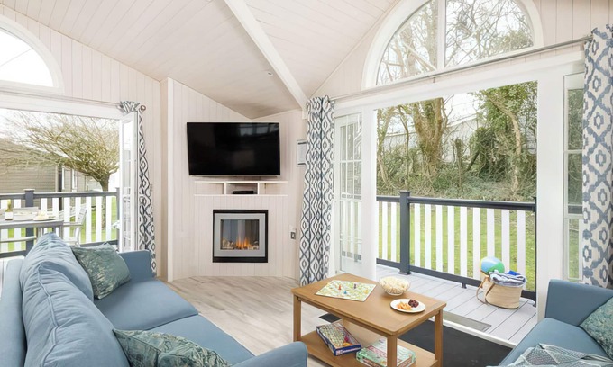 New Forest District Ski Chalet | Signature 4 Plus Lodge