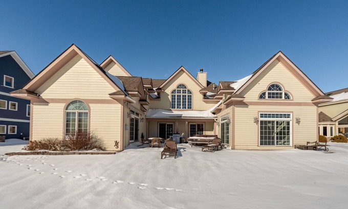 Waterfront Greens House | Signature Lakefront Home w/Pool & Views