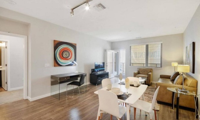 Menlo Park Condo | Silicon Valley Oasis: Luxurious 2BR Condo near Facebook Headquarters