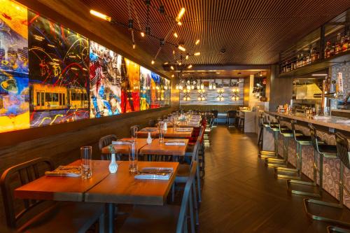 Uptown Hotel | Silver Cloud Hotel - Portland
