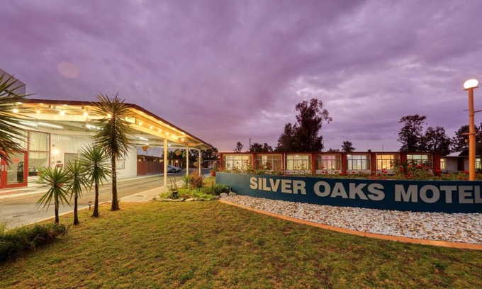 Gilgandra Hotel | Silver Oaks Motel