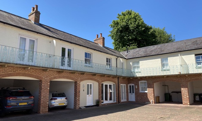 Meads Cottage | Silverdale Mews-Gorgeous 2 Bedroom Seaside Cottage
