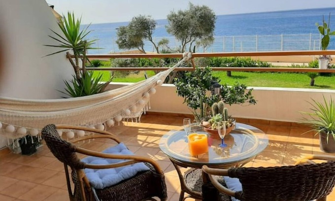 Byblos Apartment | Silvia's Studio de Plage Romantique de Byblos