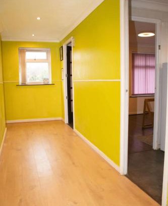 Welford Apartment | Simlar Luxury Stay, Parking, Wi-Fi, Basketball Court